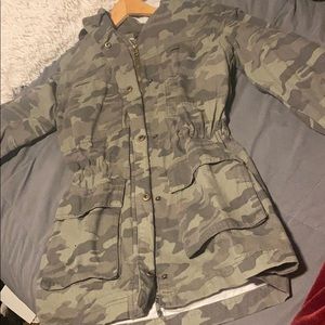 Camo sweater only wore once